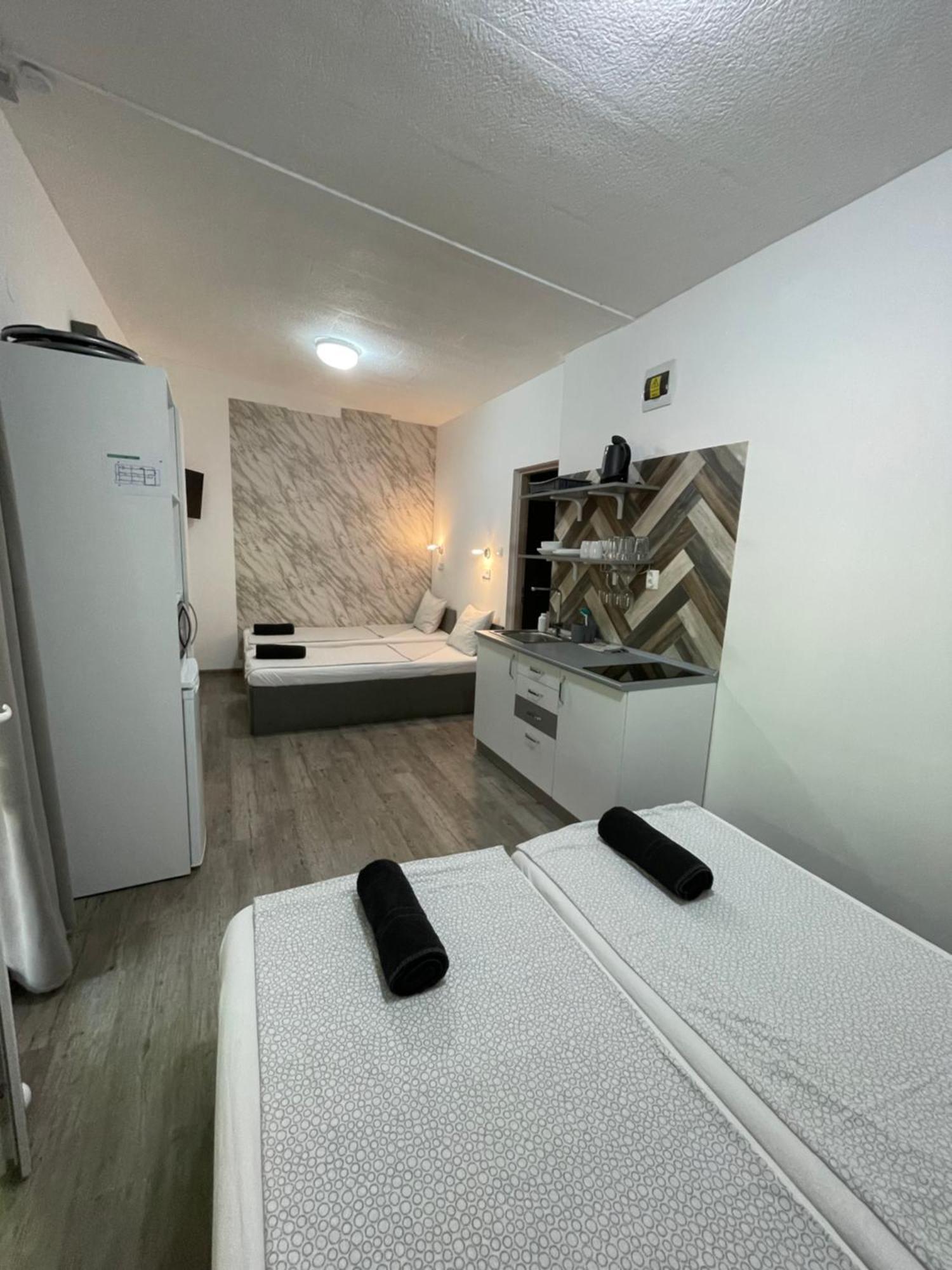 Tutti Apartman 巴拉通雷勒 外观 照片